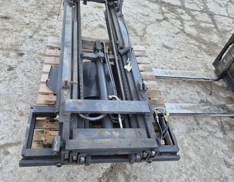 STILL MASTIL TRIPLEX